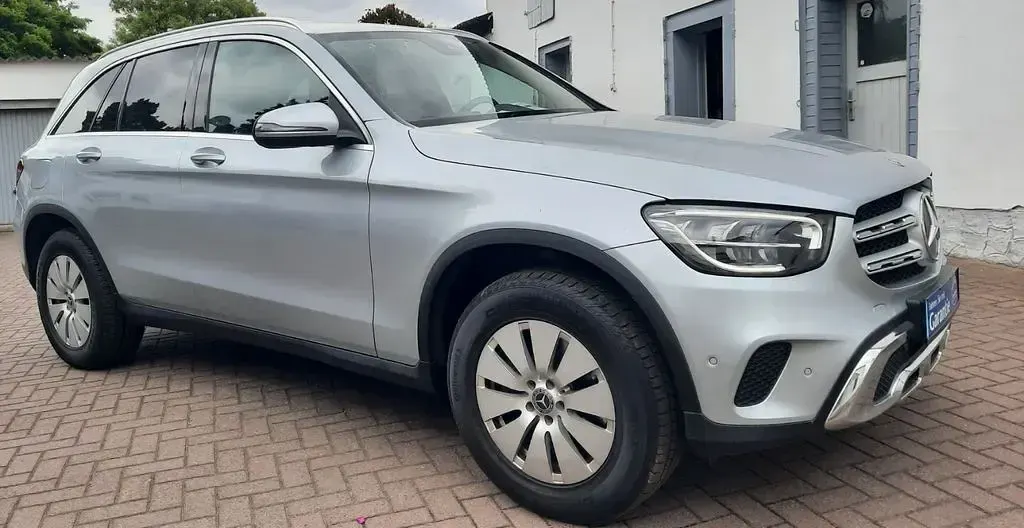 Gebraucht Mercedes GLC220 194 PS (142 kW) 2022 Silber SUV