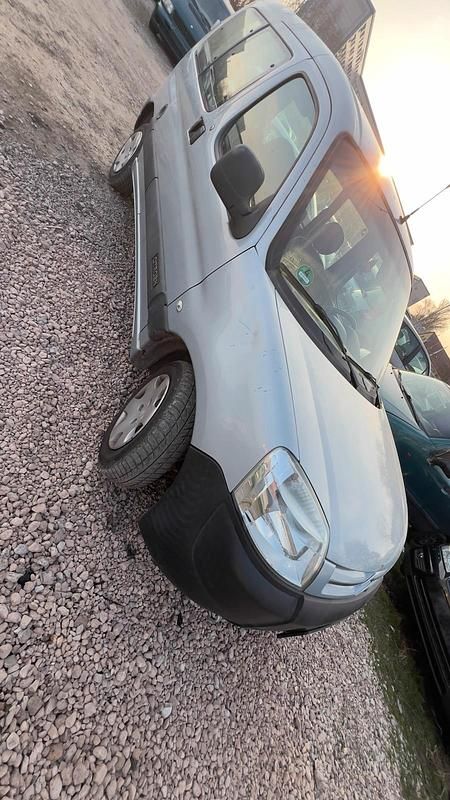 Gebraucht Citroën Berlingo 75 PS (55 kW) 2006 Silber Van / Kleinbus