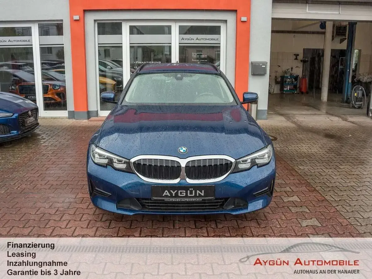 Gebraucht BMW 320 Advantage 190 PS (139 kW) 2022 Phytonicblau Kombi