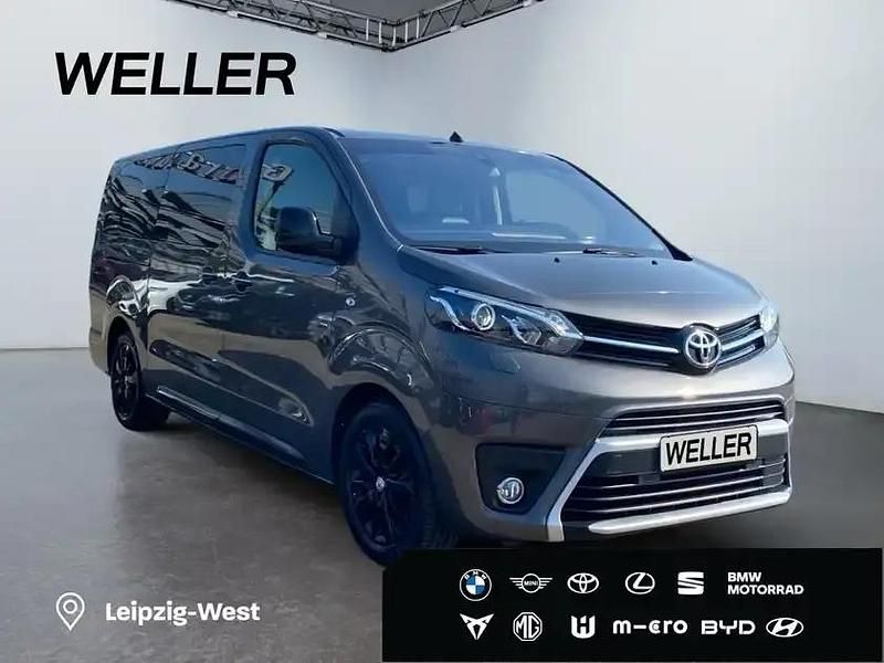 Gebraucht Toyota Proace Executive 177 PS (130 kW) 2022 Basaltgrau Van / Kleinbus