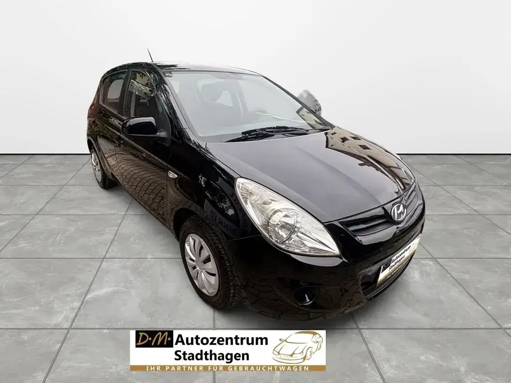 Gebraucht Hyundai i20 Edition+ 77 PS (56 kW) 2011 Schwarz Kleinwagen