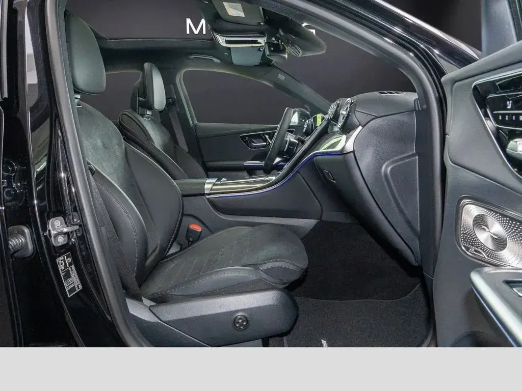 Gebraucht Mercedes GLC300e 197 PS (144 kW) 2026 Schwarz SUV