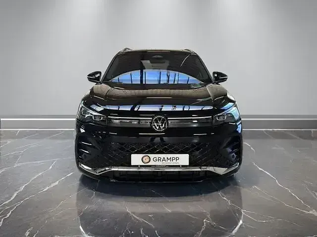 Gebraucht VW Tiguan R-line 193 PS (141 kW) 2024 Deep black perleffekt SUV