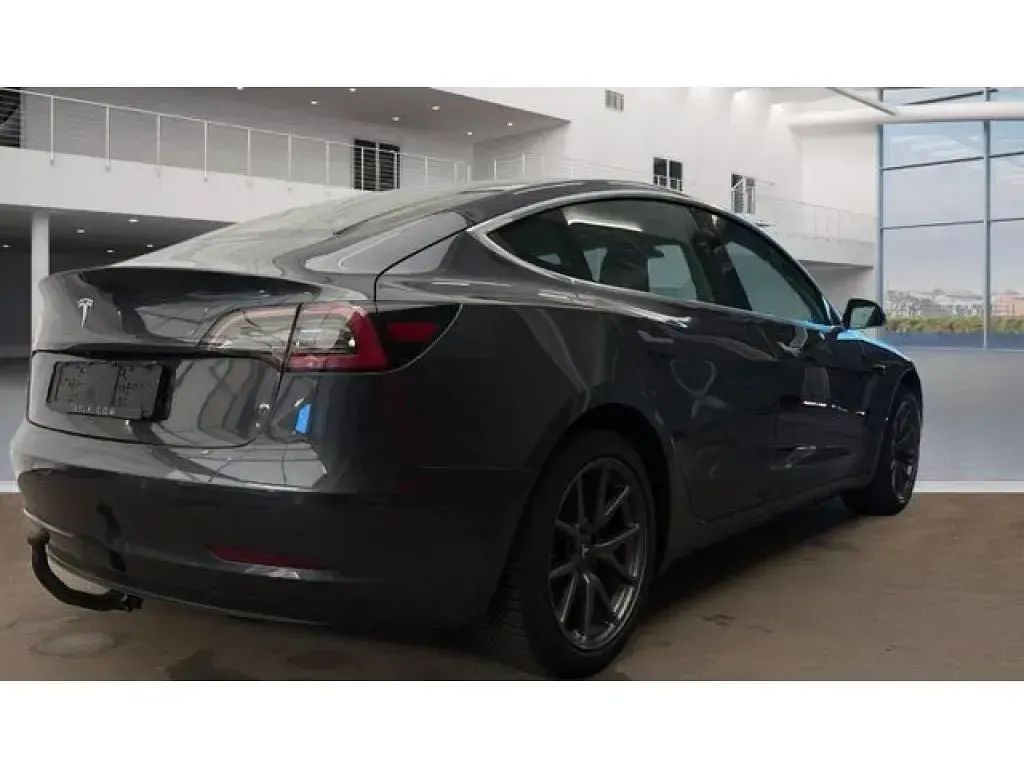 Occasion Tesla Model 3 Standard Range Plus 239 kW (325 ch) 2019 Noir Berline
