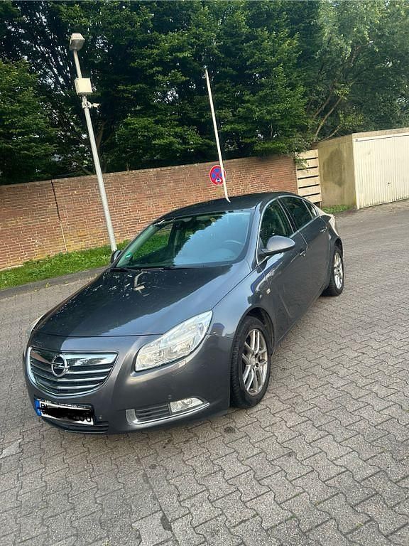 Grau Gebraucht 2009 Opel Insignia Edition Limousine | 4.500 € (Fairer Preis) - Bild 1/4
