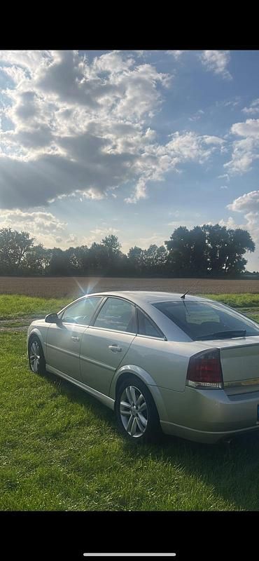 Silber Gebraucht 2006 Opel Vectra GTS Limousine | 3.700 € (Fairer Preis) - Bild 1/4