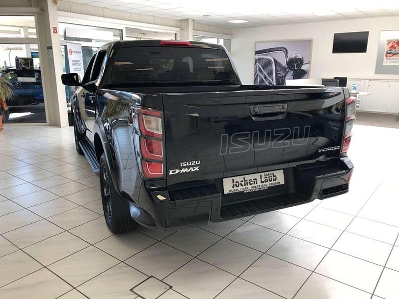 Neu Isuzu D-Max 163 PS (119 kW) 2026 Onyx black SUV