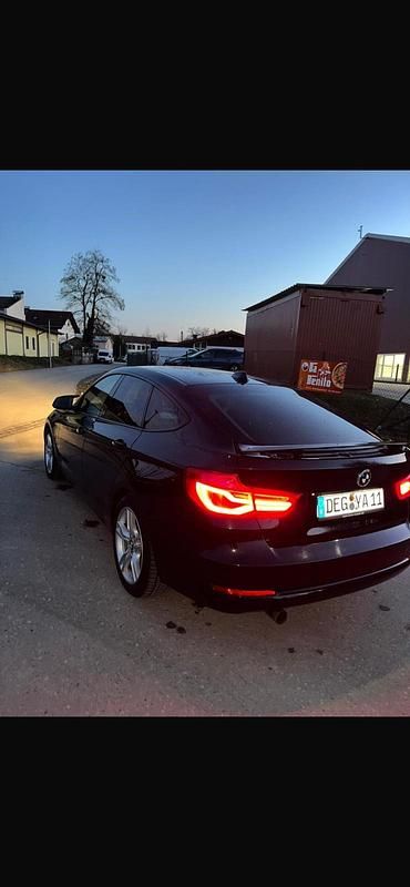 Gebraucht BMW 318 Gran Turismo 143 PS (105 kW) 2013 Schwarz Limousine