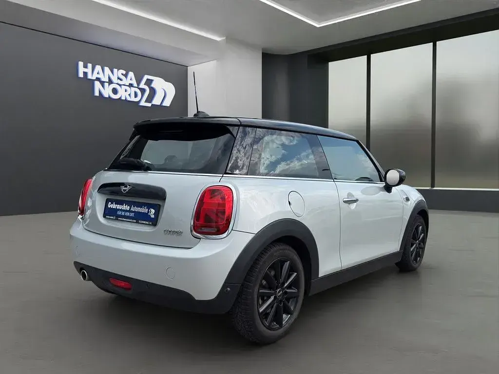Gebraucht Mini Cooper Chili 136 PS (100 kW) 2021 Weiß Kleinwagen