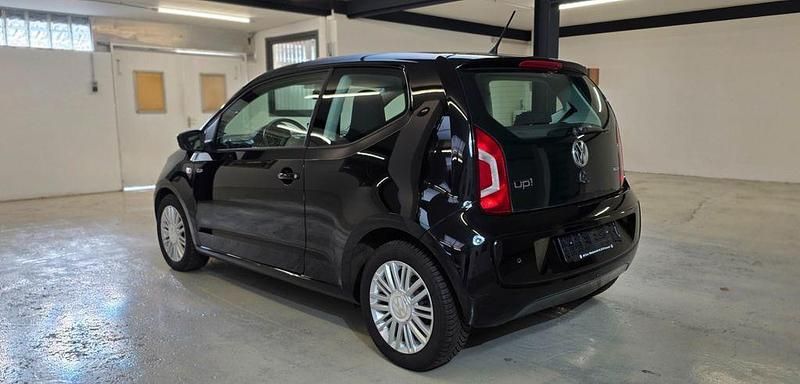 Second-hand VW up! Cup 60 CP (44 kW) 2014 Negru Hatchback