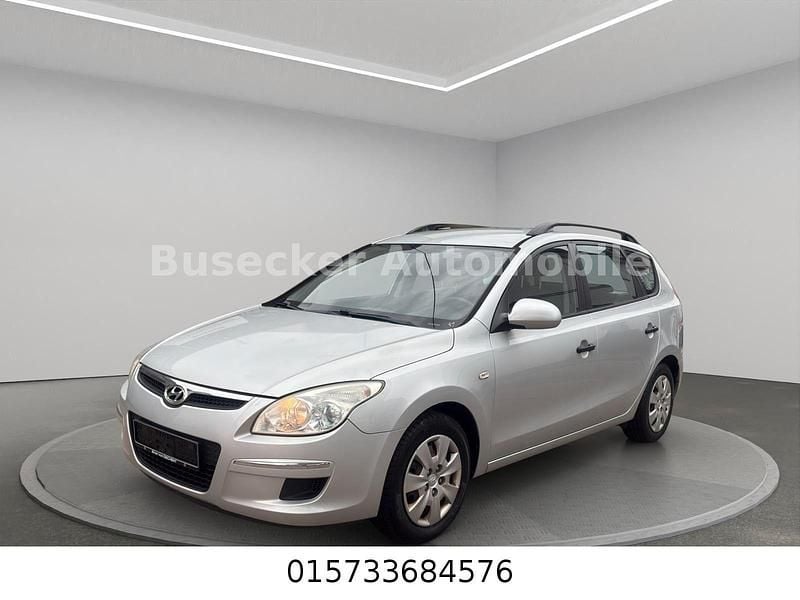 Silber Gebraucht 2009 Hyundai i30 Classic Kombi | 4.990 € (Etwas zu teuer) - Bild 1/4