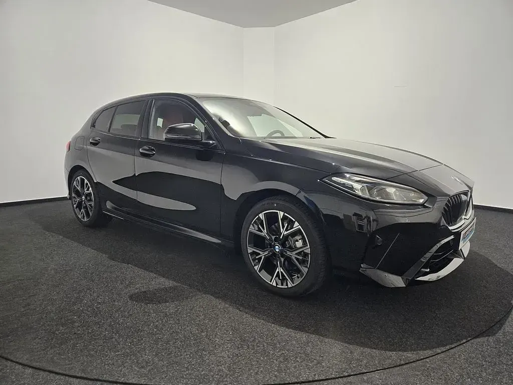 Neu BMW 120 M Sport 163 PS (119 kW) 2026 Schwarz Kleinwagen