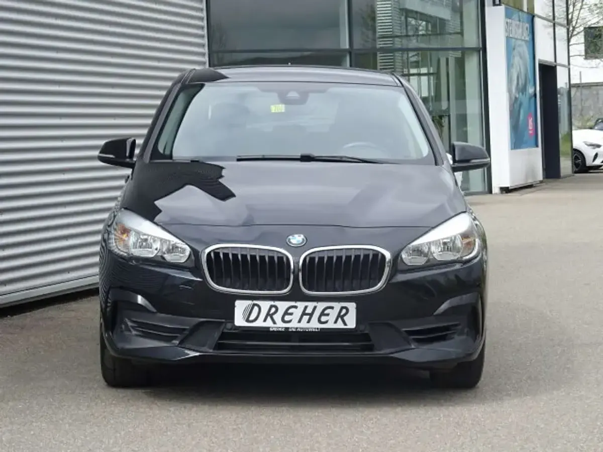 Gebraucht BMW 218 140 PS (102 kW) 2018 Black sapphire Van / Kleinbus