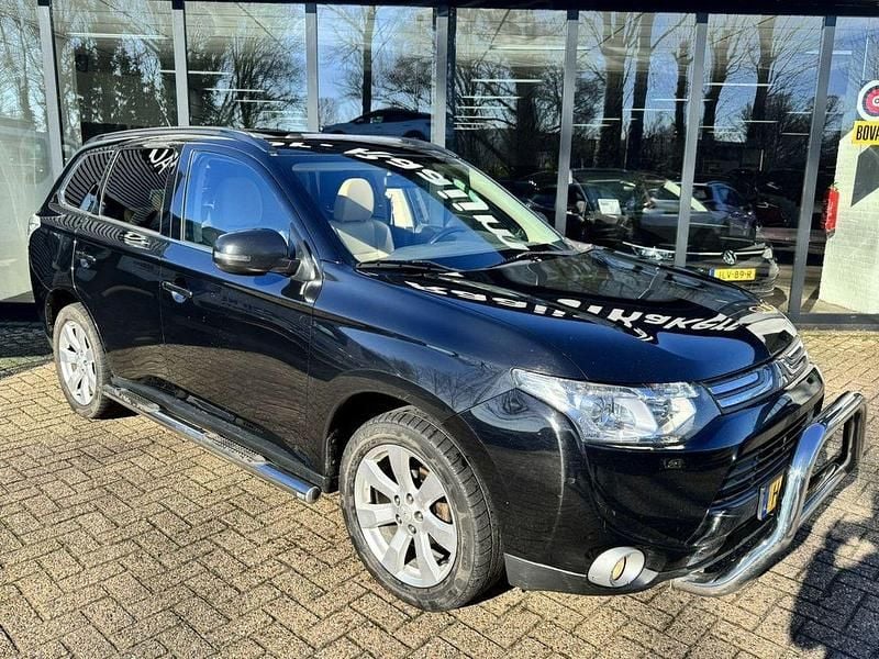 Gebraucht Mitsubishi Outlander Intense+ 150 PS (110 kW) 2014 Schwarz SUV