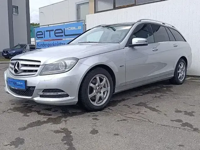 Używany Mercedes C250 Avantgarde 204 KM (150 kW) 2012 Sedan/Limuzyna