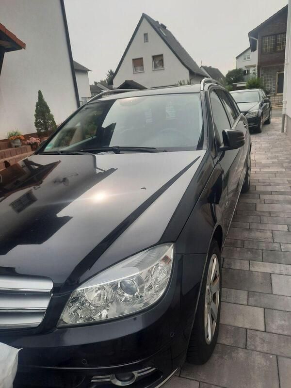 Schwarz Gebraucht 2010 Mercedes C180 Kombi | 8.400 € (Teuer) - Bild 1/4