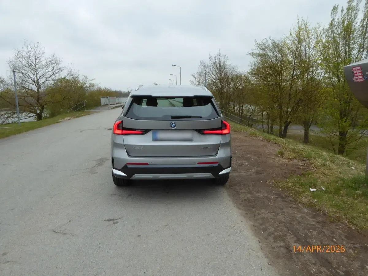 Gebraucht BMW iX1 xLine 150 kW (204 PS) 2026 Silber SUV