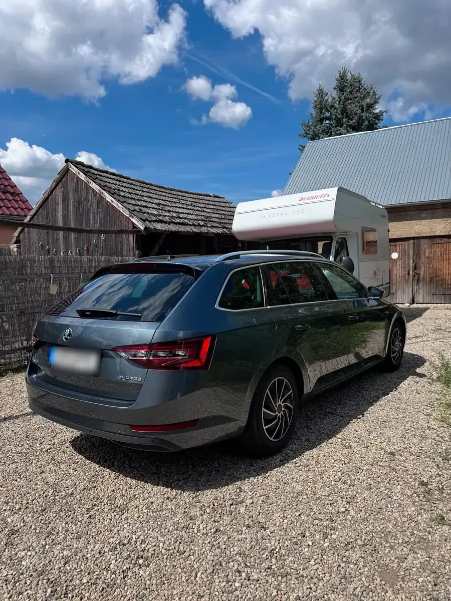 Gebraucht Skoda Superb LAURIN & KLEMENT 190 PS (139 kW) 2016 Grau Kombi