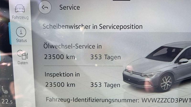 Second-hand VW Golf VIII Style 150 CP (110 kW) 2022 Roșu Berlinǎ
