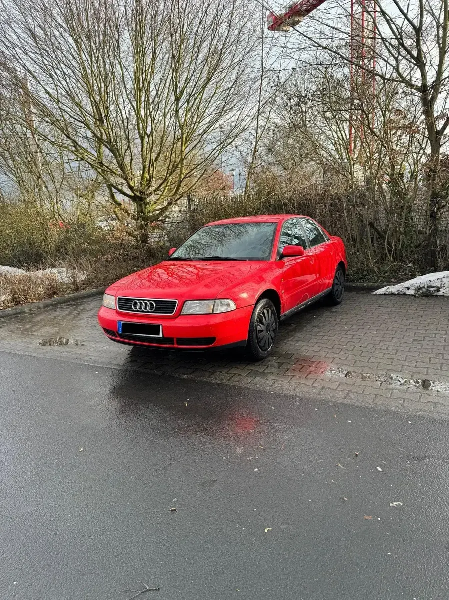 Gebraucht Audi A4 125 PS (91 kW) 1997 Rot Limousine