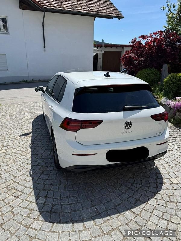 Gebraucht VW Golf VIII 150 PS (110 kW) 2020 Weiß Kombi