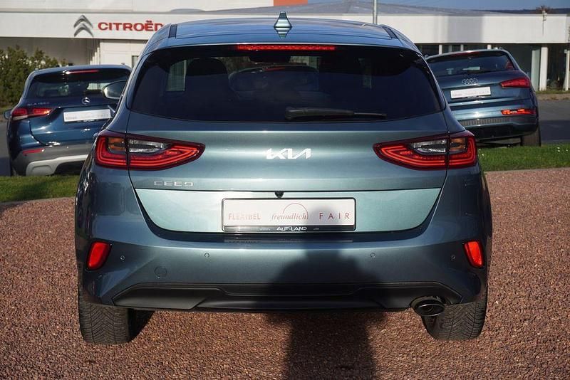 Gebraucht Kia Ceed 160 PS (117 kW) 2023 Grau Kleinwagen