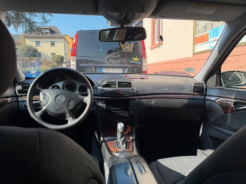Gebraucht Mercedes E240 177 PS (130 kW) 2004 Grau Limousine