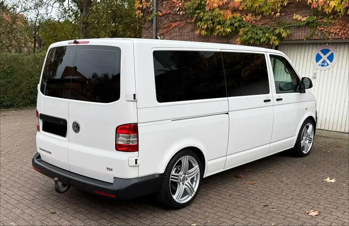 Gebraucht VW Caravelle 84 PS (61 kW) 2015 Weiß Van