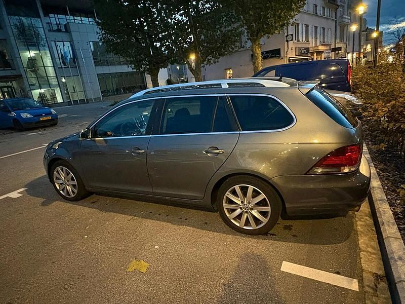 Gebraucht VW Golf VI 140 PS (102 kW) 2011 Grau Kleinwagen