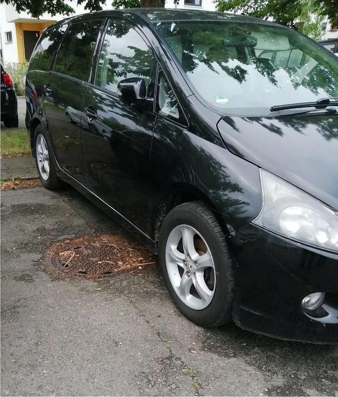 Schwarz Gebraucht 2004 Mitsubishi Grandis Van / Kleinbus | 2.700 € (Fairer Preis) - Bild 1/4