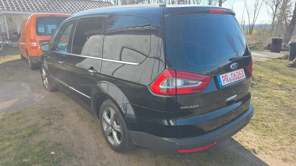 Gebraucht Ford Galaxy Titanium 140 PS (102 kW) 2011 Schwarz Van / Kleinbus