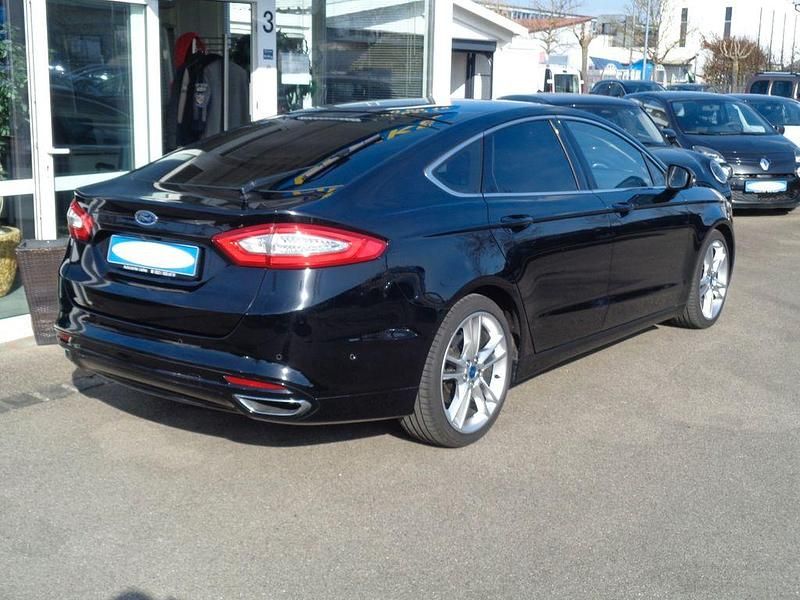 Gebraucht Ford Mondeo Titanium 211 PS (155 kW) 2015 Schwarz Limousine