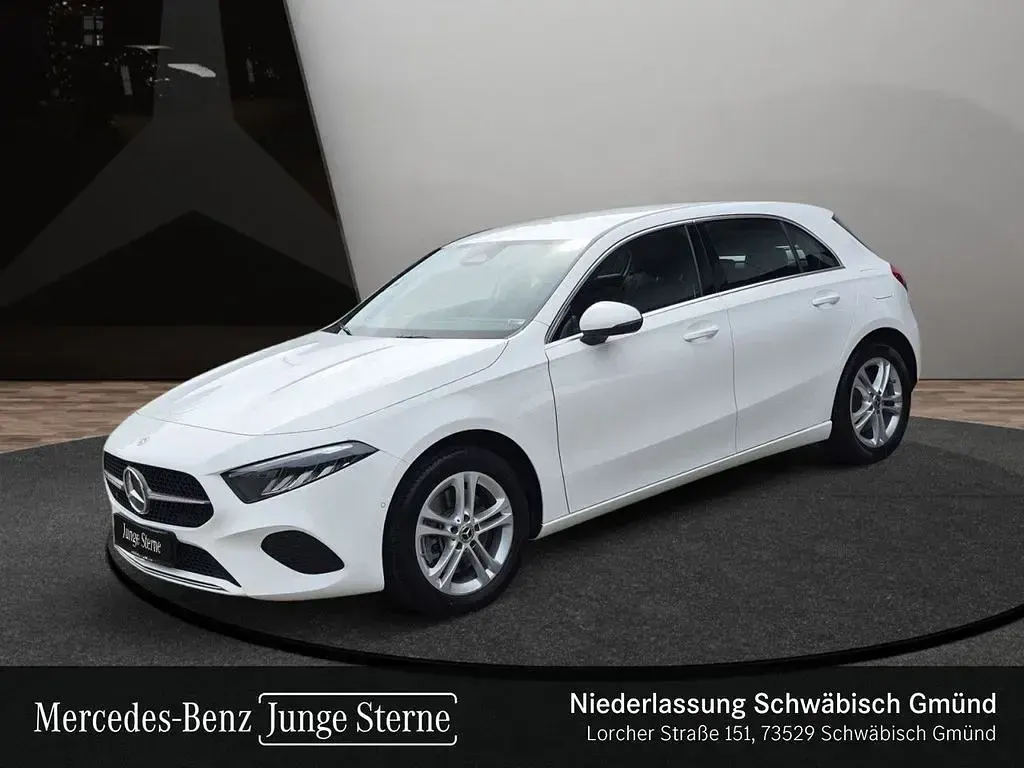 Gebraucht Mercedes A250 Advanced 163 PS (119 kW) 2025 Weiß Limousine