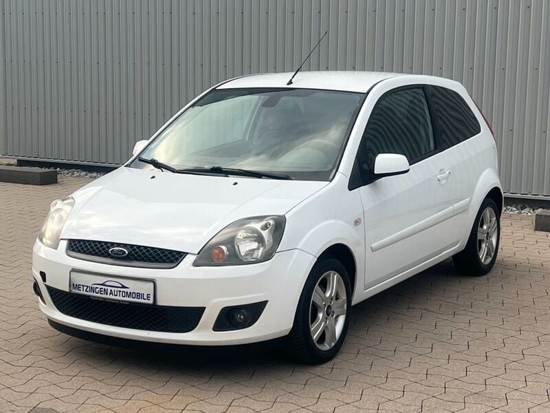 Frostweiß Gebraucht 2008 Ford Fiesta Style Kleinwagen | 2.199 € (Fairer Preis) - Bild 1/4