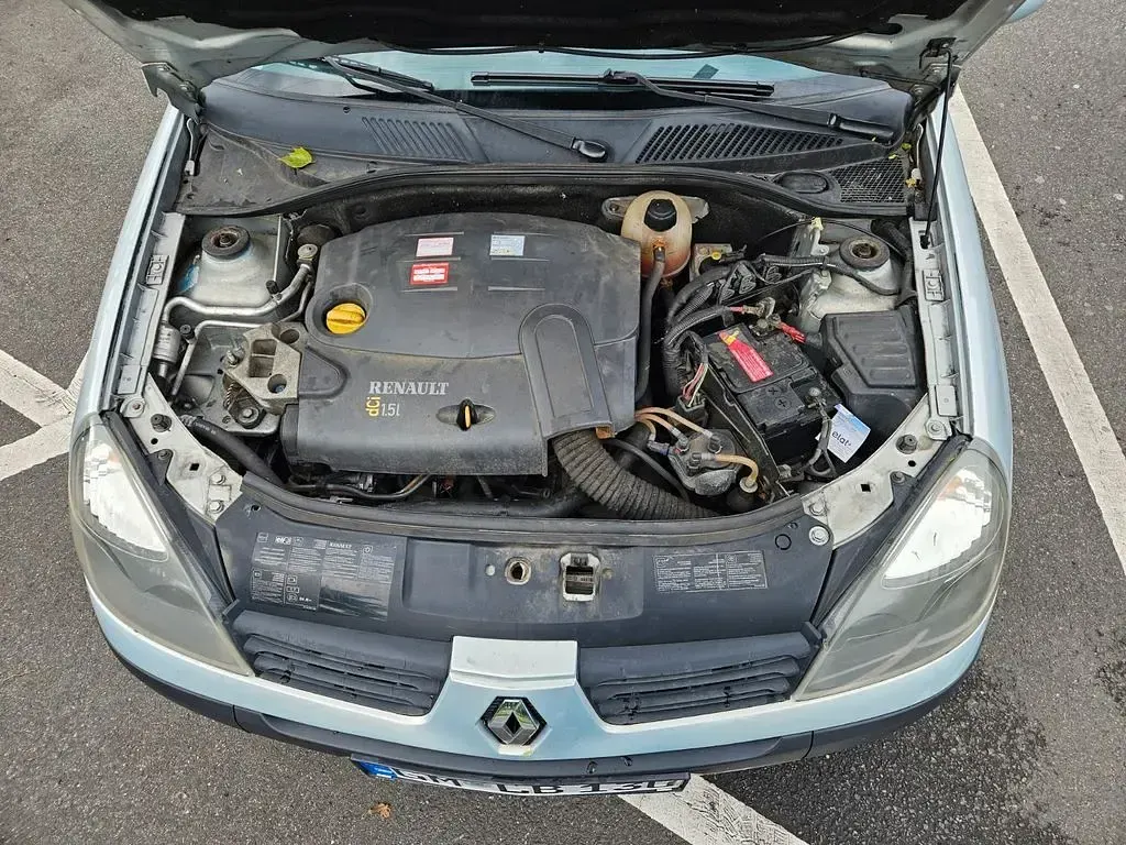 Używany Renault Clio II Authentique 82 KM (60 kW) 2004 Sedan/Limuzyna