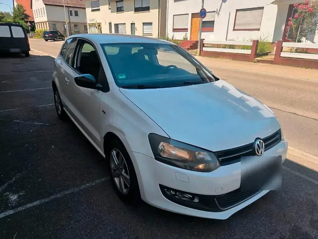 Gebraucht VW Polo 60 PS (44 kW) 2012 Weiß Kleinwagen