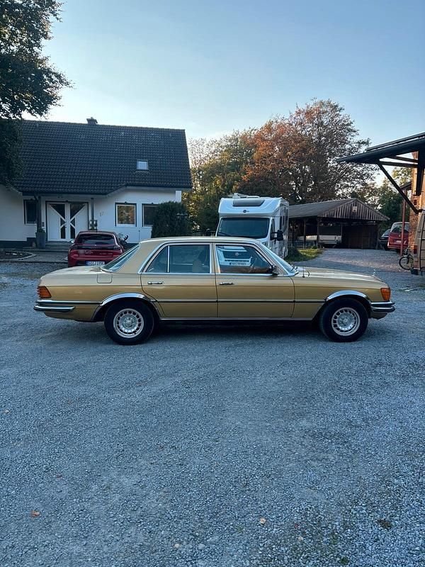 Gebraucht Mercedes 280 185 PS (136 kW) 1973 Gold Limousine