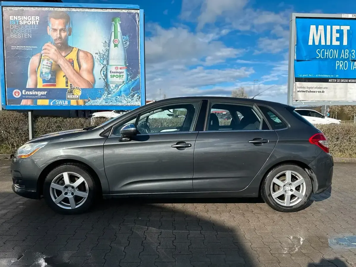 Gebraucht Citroën C4 SELECTION 114 PS (83 kW) 2013 Grau Limousine