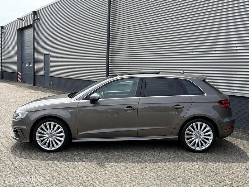 Gebraucht Audi e-tron Ambition 204 PS (150 kW) 2015 Grau SUV