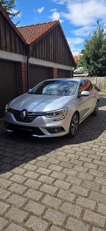 Grau Gebraucht 2017 Renault Mégane IV Bose Edition Limousine | 10.550 € (Superpreis) - Bild 1/4