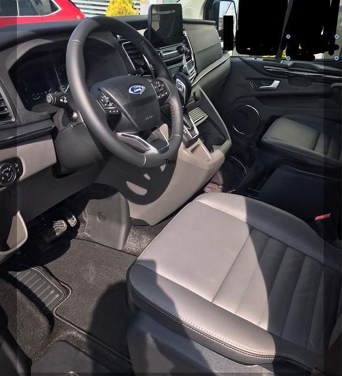 Gebraucht Ford Tourneo 185 PS (136 kW) 2021 Schwarz Van / Kleinbus