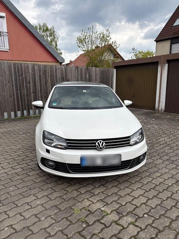 Używany VW Eos Exclusive 140 KM (102 kW) 2011 Biały Kabriolet