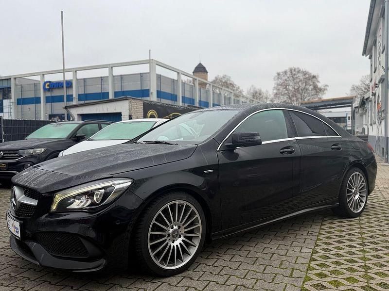 Gebraucht Mercedes CLA200 156 PS (114 kW) 2017 Schwarz Limousine
