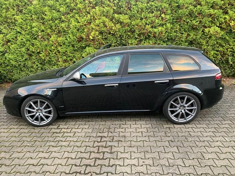 Schwarz Gebraucht 2007 Alfa Romeo 159 Distinctive Kombi | 4.444 € (Etwas zu teuer) - Bild 1/4