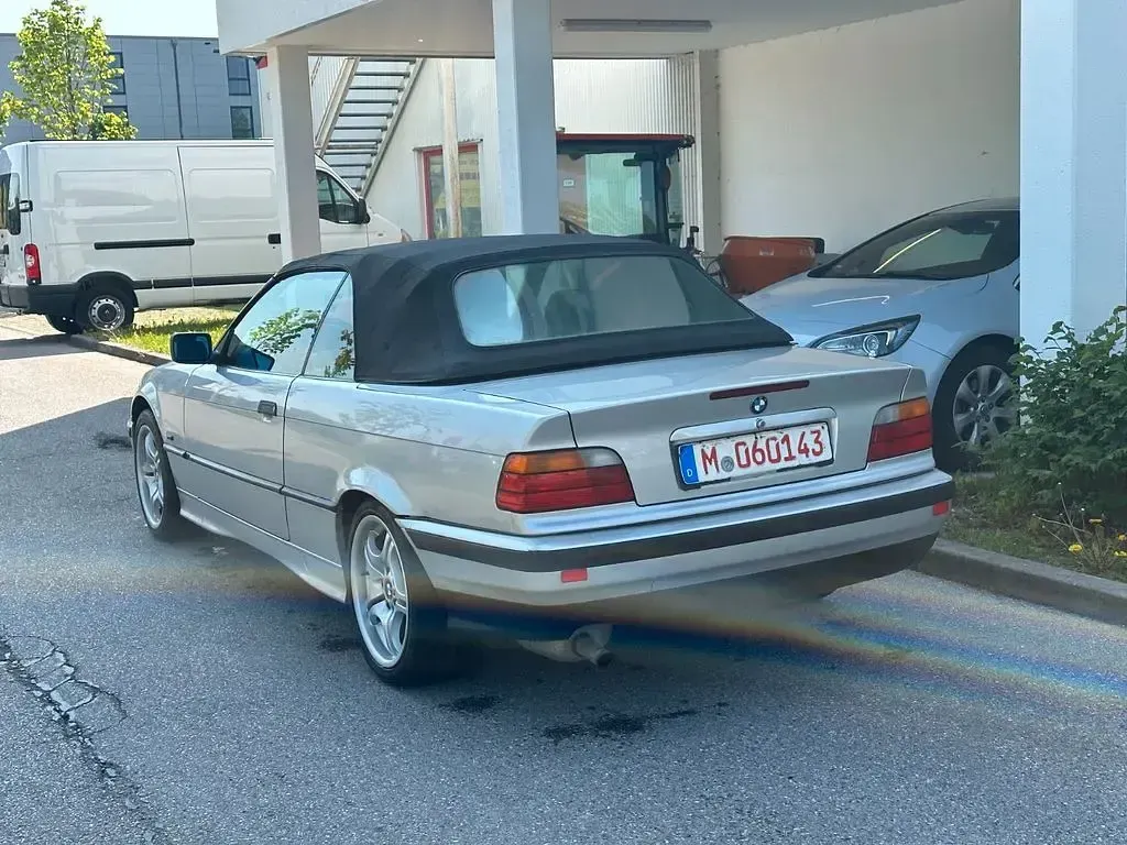 Gebraucht BMW 318 116 PS (85 kW) 1998 Silber Cabrio