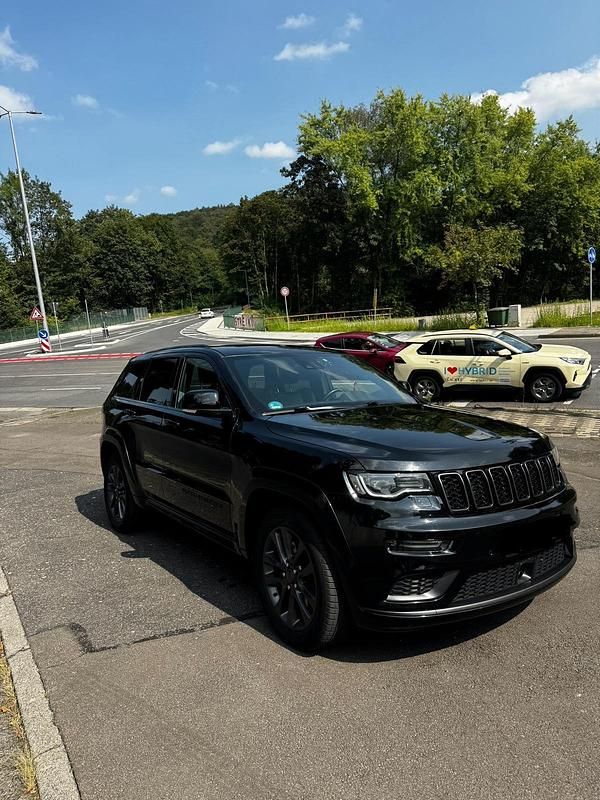 Schwarz Gebraucht 2018 Jeep Grand Cherokee SUV | 24.800 € (Teuer) - Bild 1/4