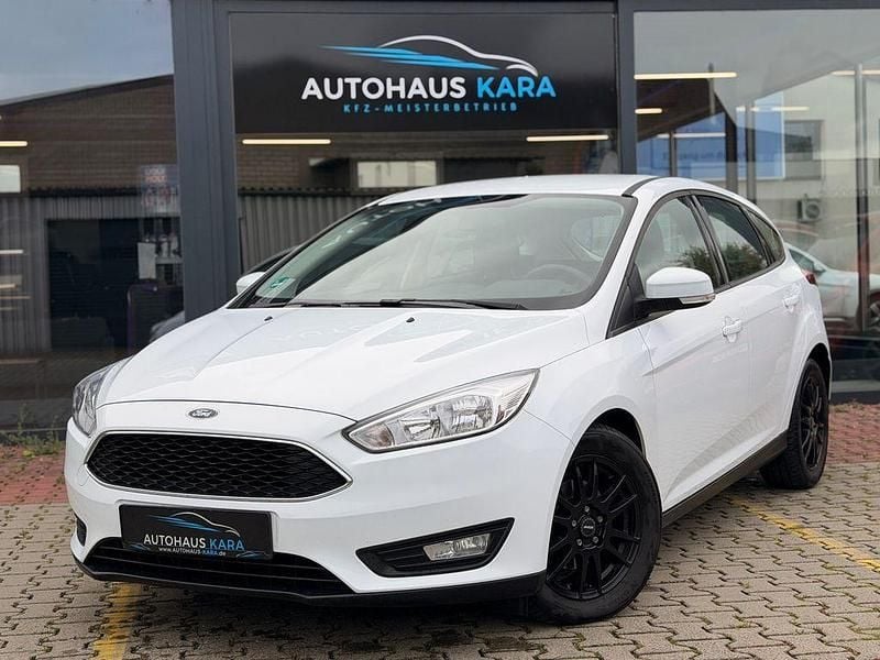 Weiß Gebraucht 2017 Ford Focus Business Edition Limousine | 8.999 € (Fairer Preis) - Bild 1/4