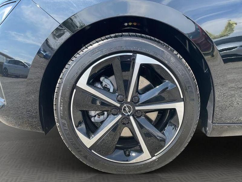 Gebraucht Opel Astra 145 PS (106 kW) 2024 Karbon schwarz Limousine