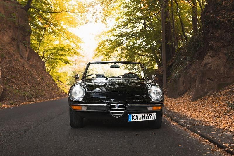Gebraucht Alfa Romeo Spider 126 PS (92 kW) 1981 Schwarz Cabrio