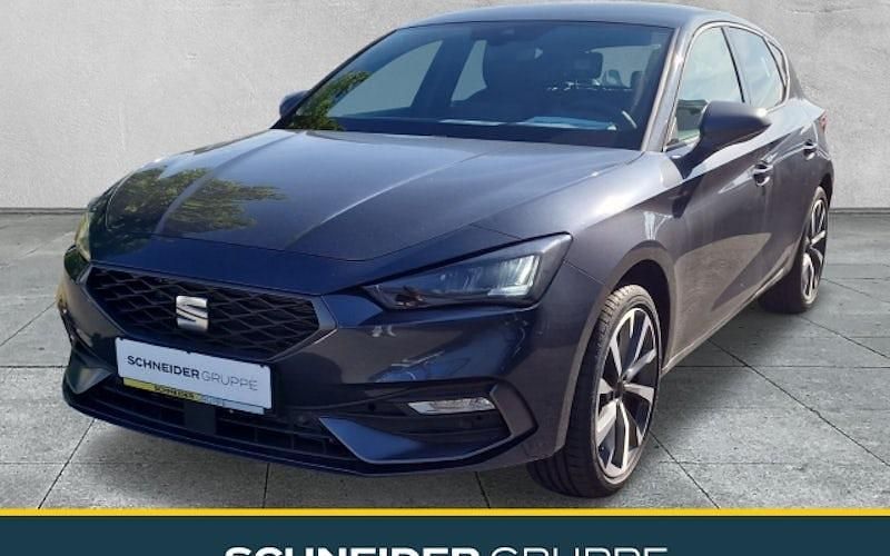 Grau Gebraucht 2025 Seat Leon FR Limousine | 28.650 € (Etwas zu teuer) - Bild 1/4